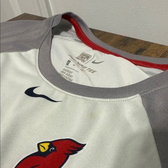 Nike Men's Gray and Red Cardinals Tee - Picture 9 of 9